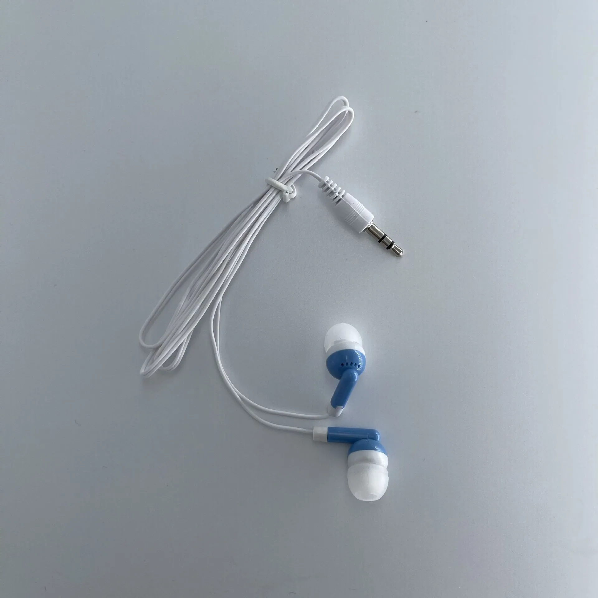 Hot Cheapest disposable earphones headphone headset for bus train or plane one time use Low Cost Earbuds For School,Hotel,Gyms